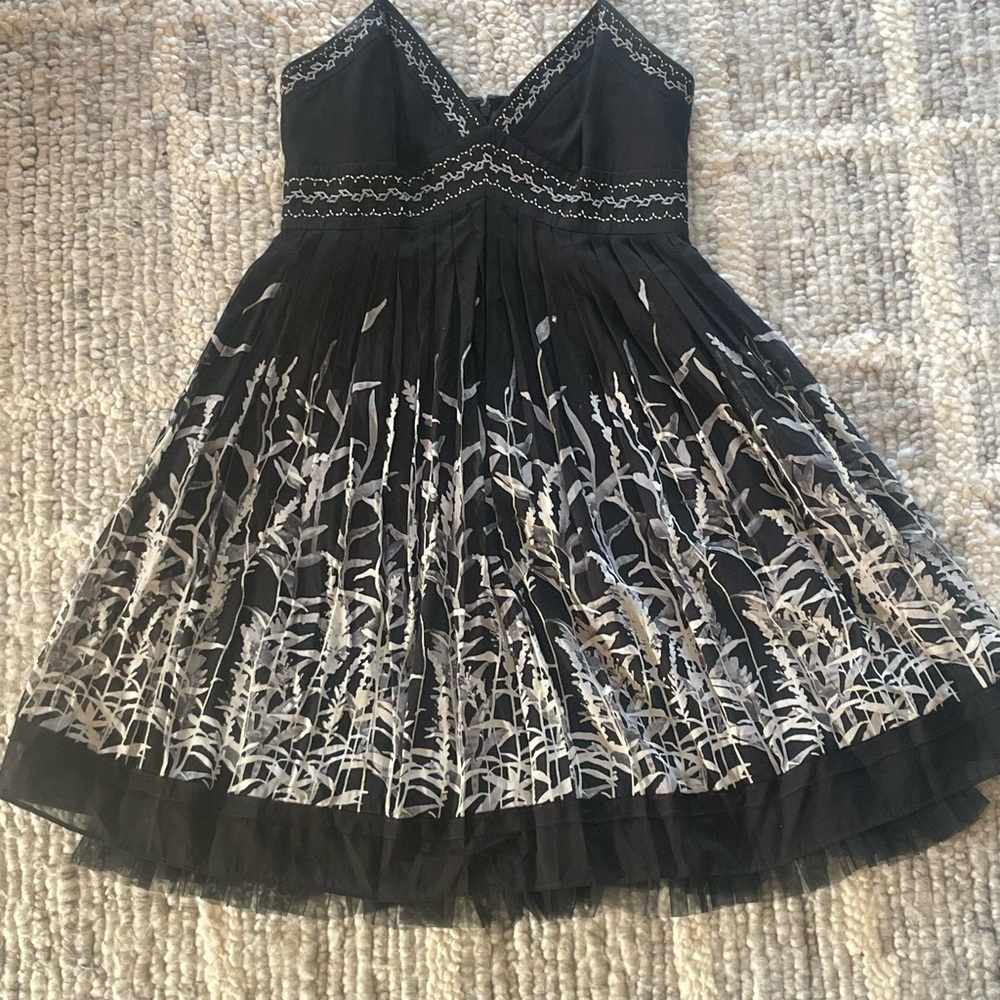 BCBG MAXAZRIA summer party dress